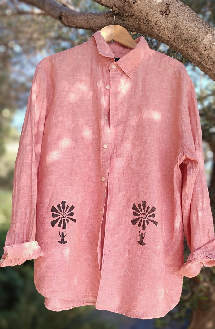 Linen shirts in Korčula boutique, locally printed Pomalo collection