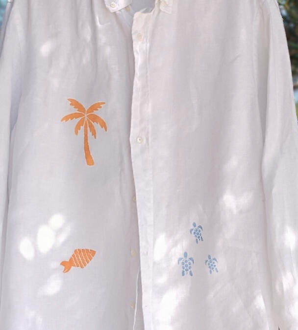 Linen shirts in Korčula boutique, locally printed Pomalo collection